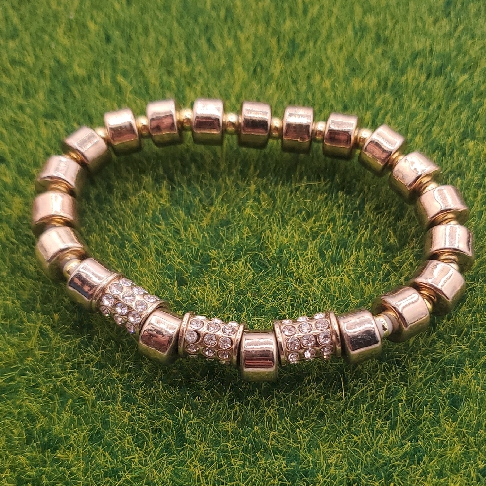 Elegant Gold Tone Bullet Spacer  Beaded Bracelet B3329